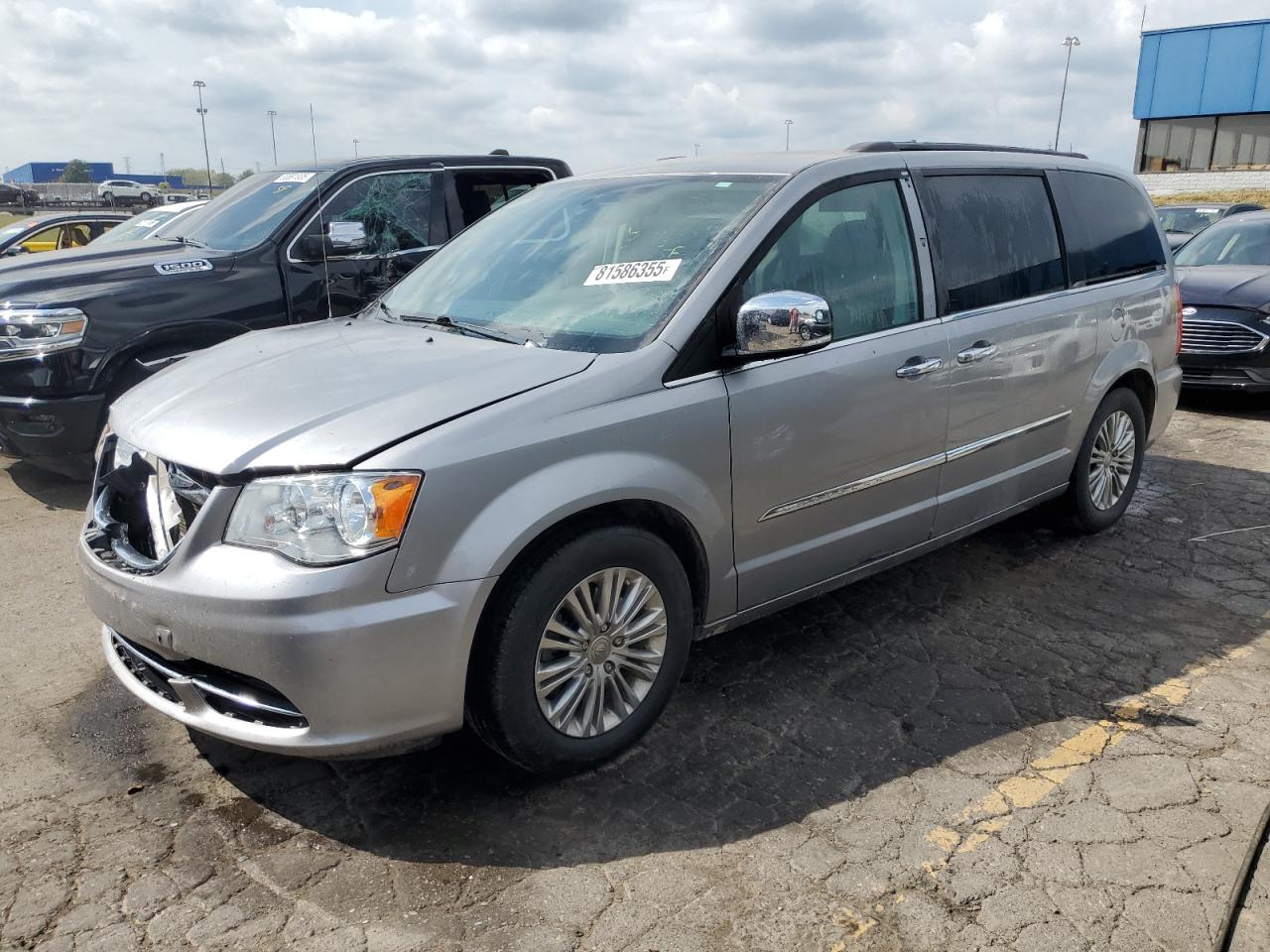 CHRYSLER TOWN & COUNTRY TOURING L