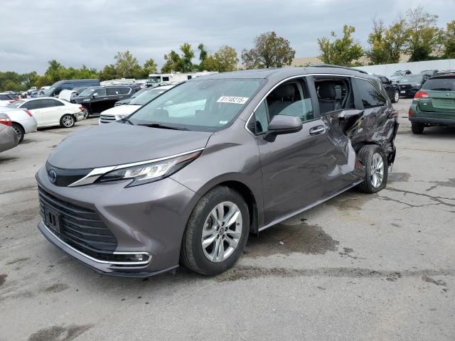 TOYOTA SIENNA XLE