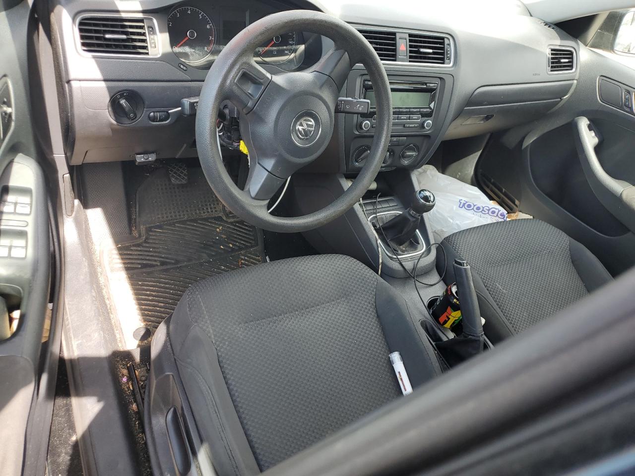 VOLKSWAGEN JETTA BASE