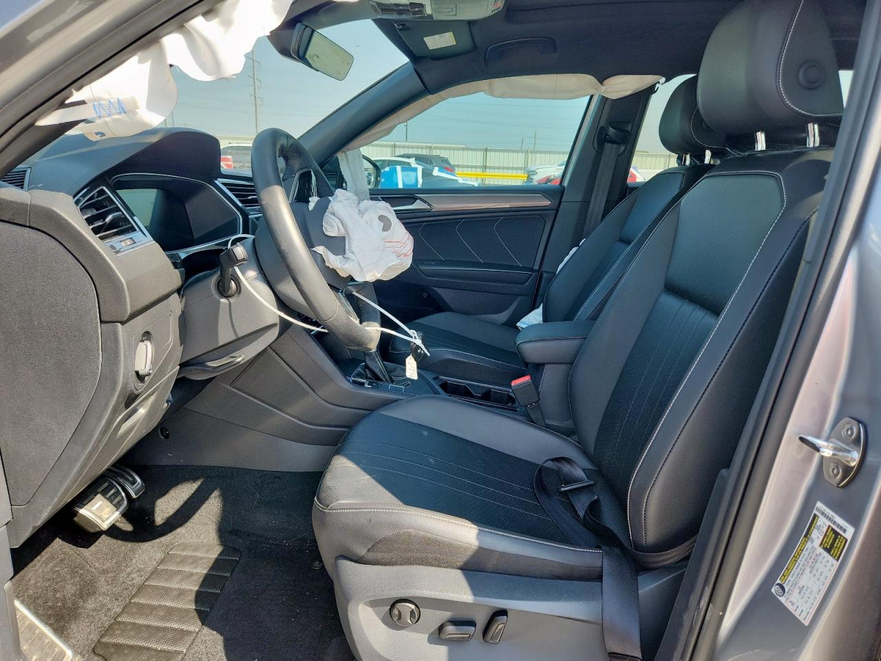 VOLKSWAGEN TIGUAN SE R-LINE BLACK