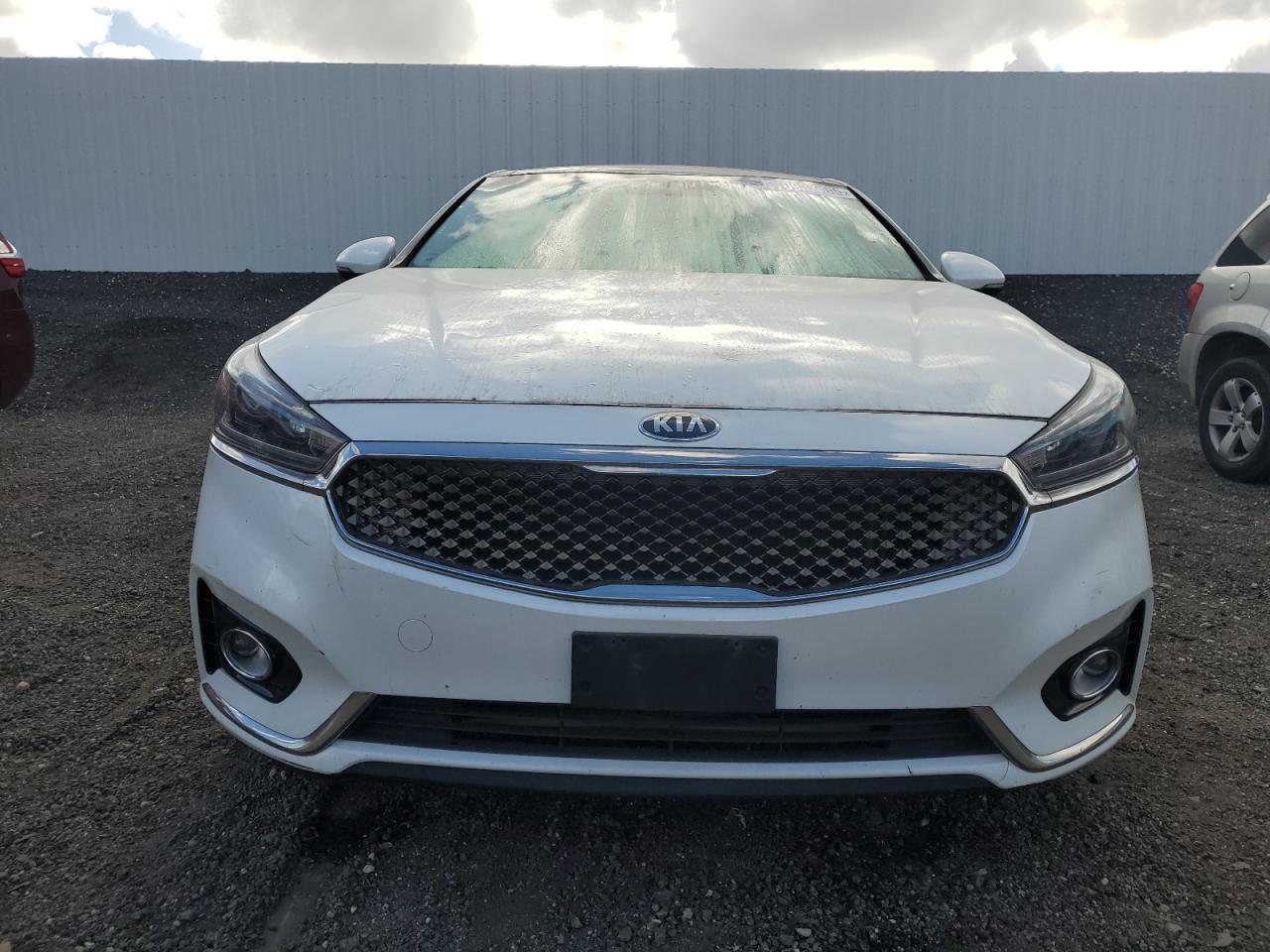 KIA CADENZA PREMIUM