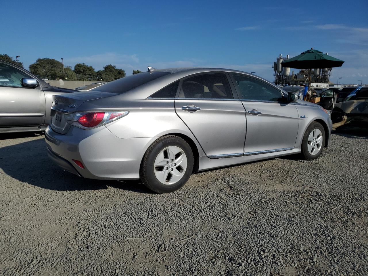 HYUNDAI SONATA HYBRID