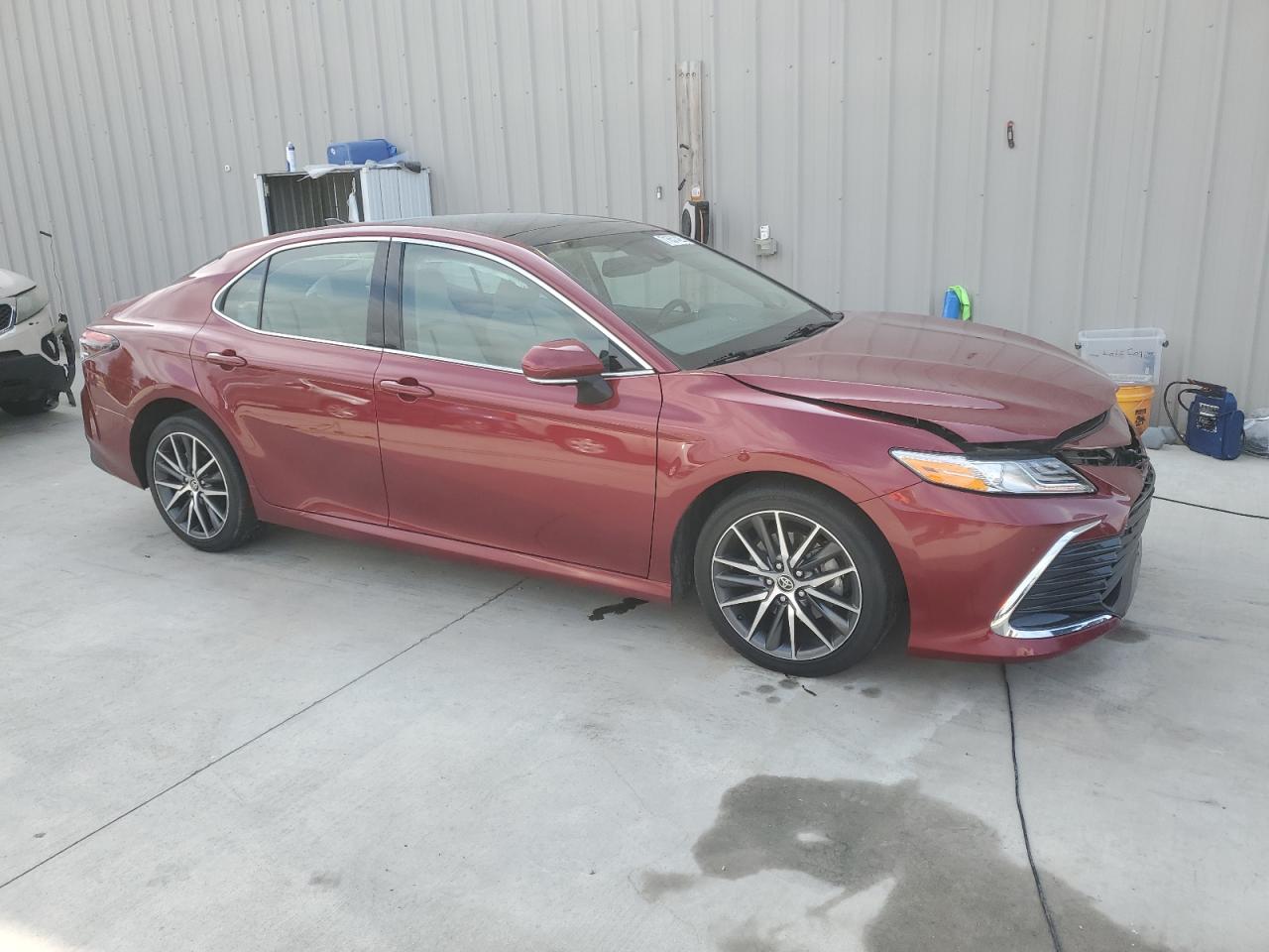 TOYOTA CAMRY XLE