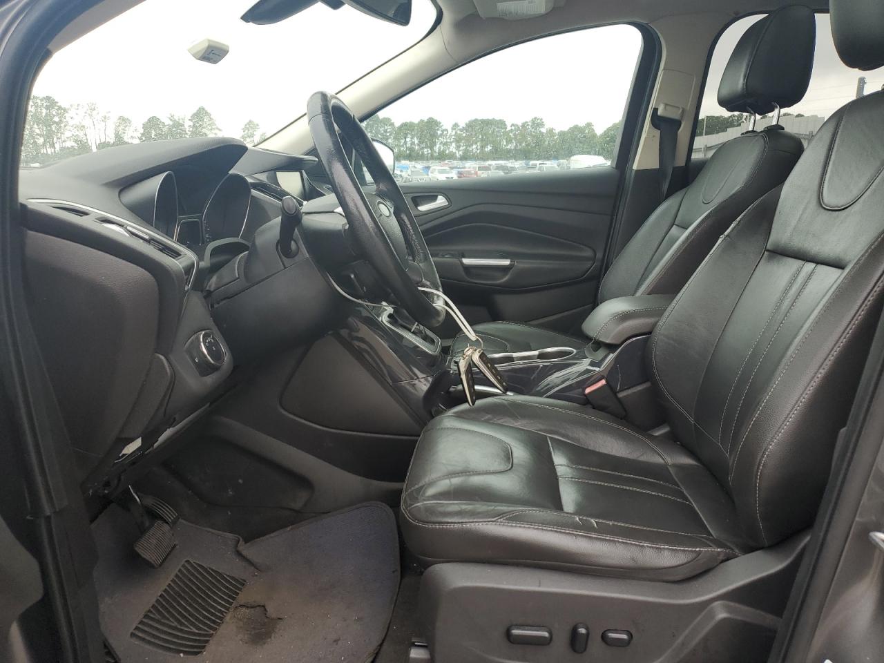 FORD ESCAPE TITANIUM