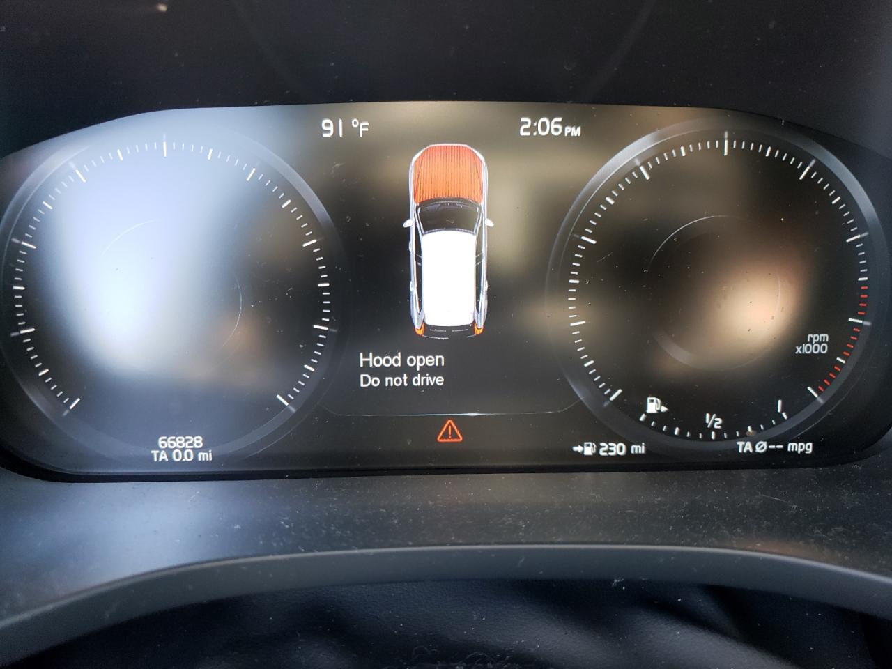 VOLVO XC60 T5 R-DESIGN