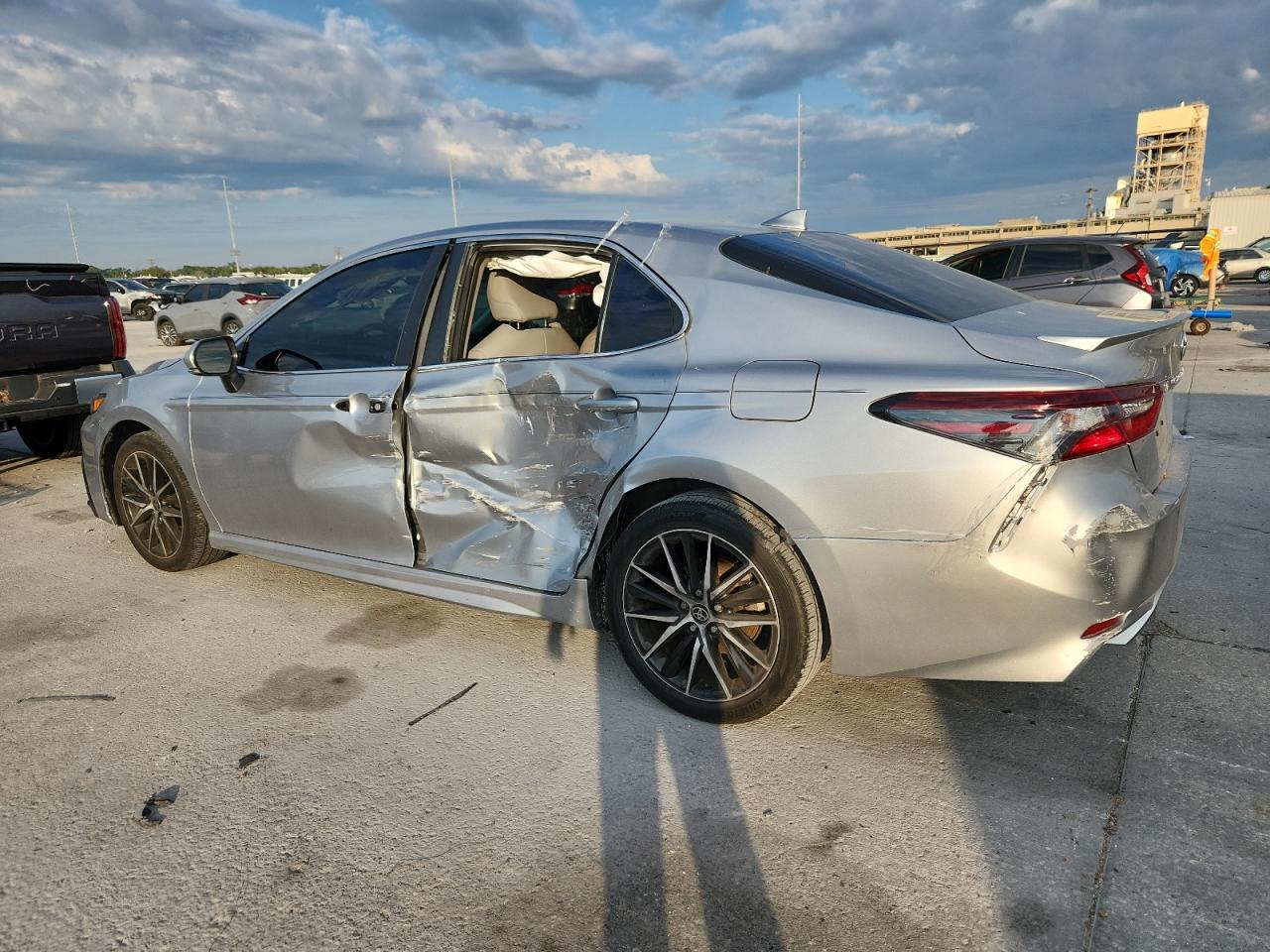 TOYOTA CAMRY SE NIGHT SHADE