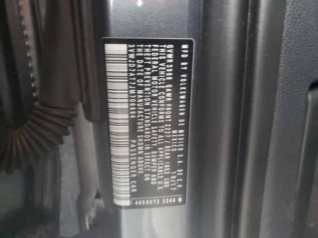 2018 VOLKSWAGEN BEETLE SE 3VWJD7AT7JM706694