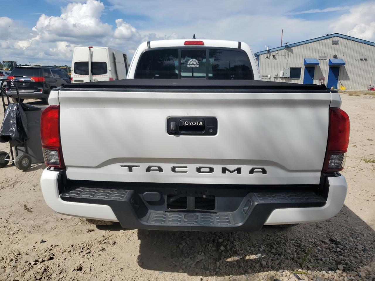 TOYOTA TACOMA ACCESS CAB