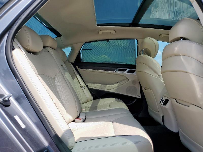 2016 HYUNDAI GENESIS 3. - KMHGN4JE4GU137328