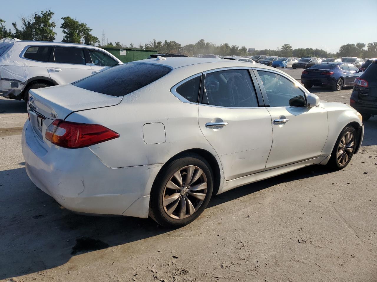 INFINITI M37