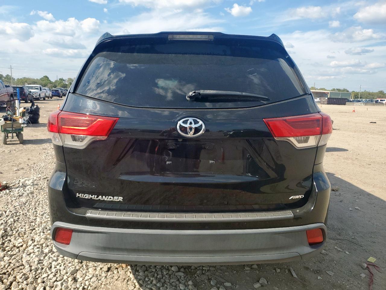 TOYOTA HIGHLANDER LE