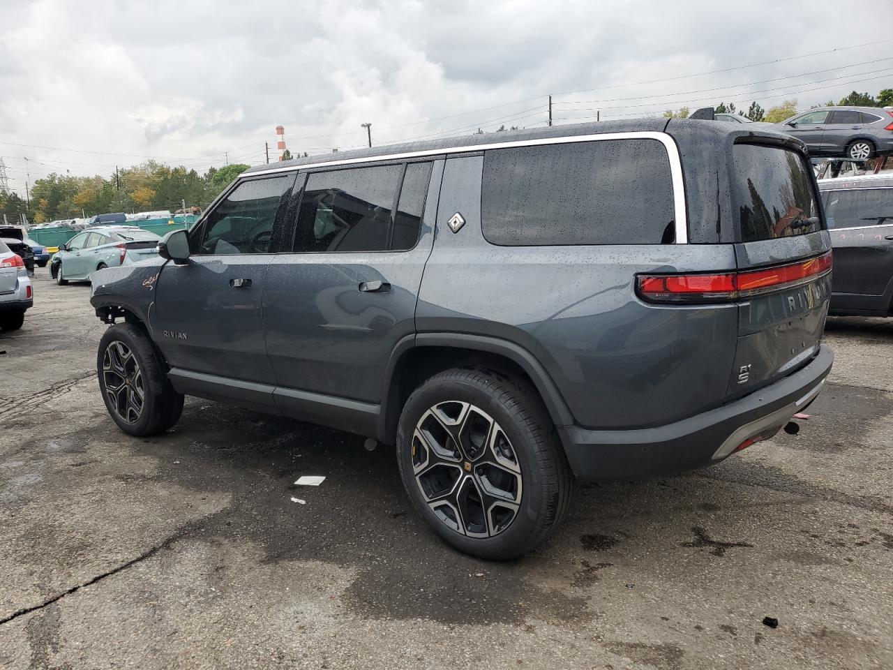 RIVIAN R1S ADVENTURE