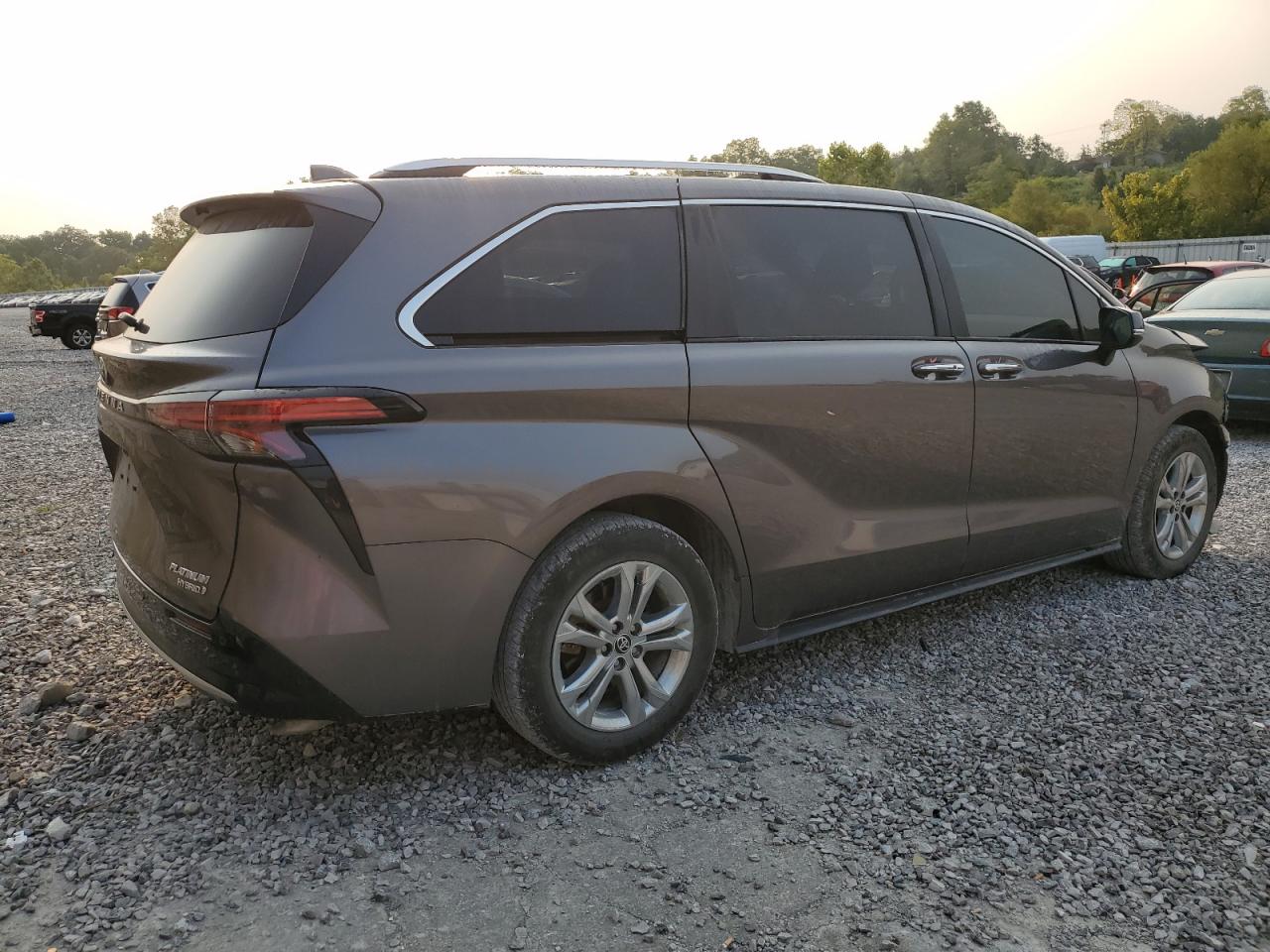 TOYOTA SIENNA LIMITED