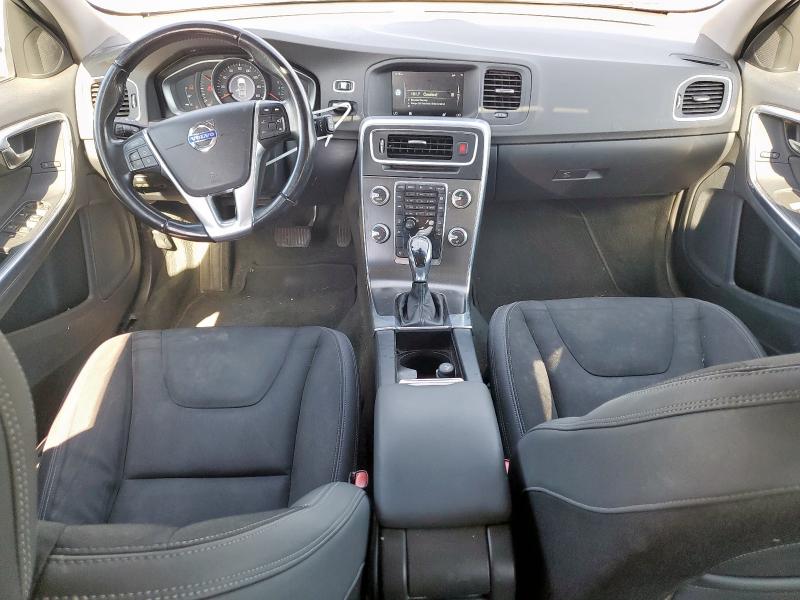 2015 VOLVO V60 YV1612SJ2F1247123