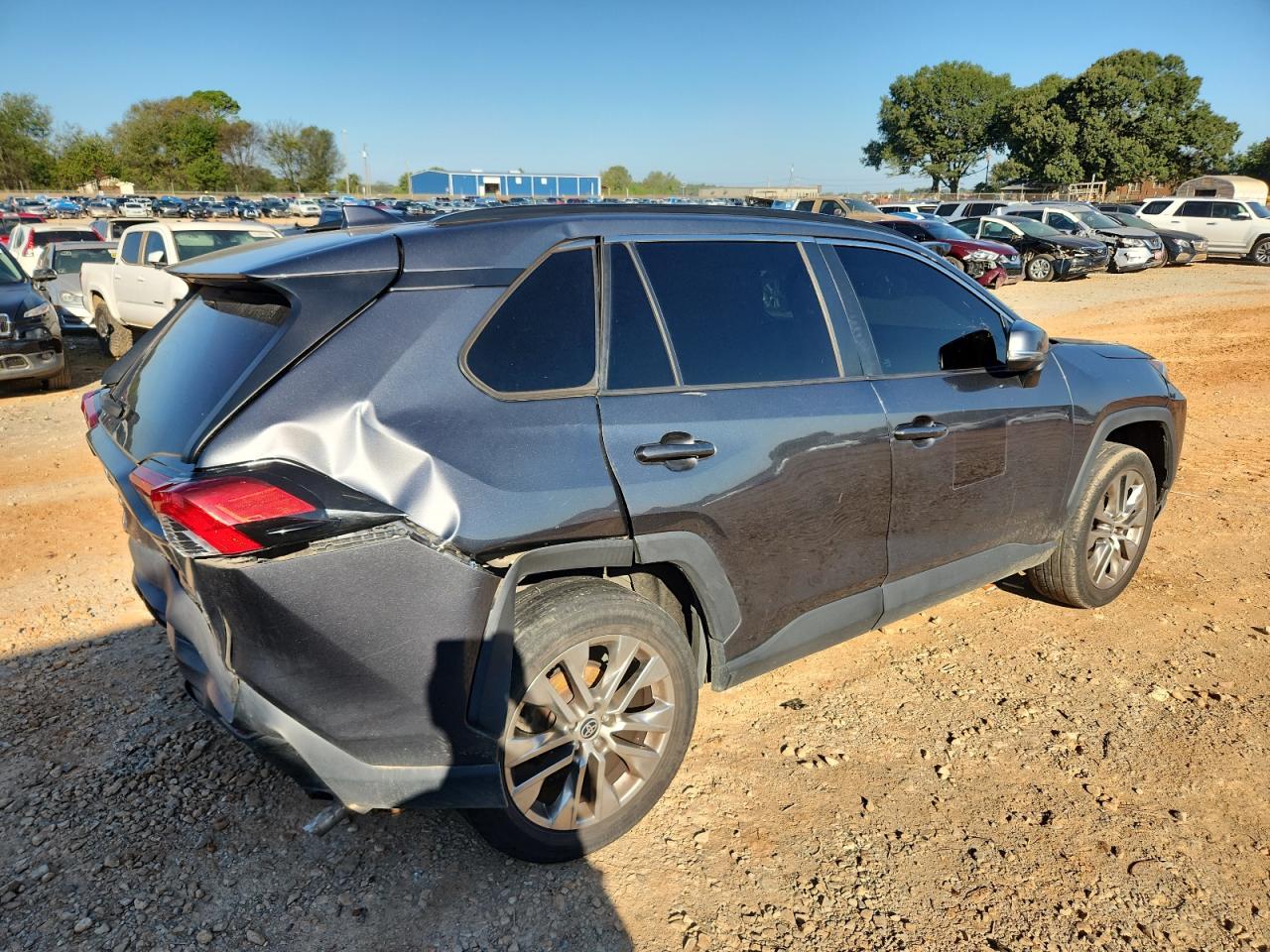 TOYOTA RAV4 XLE PREMIUM