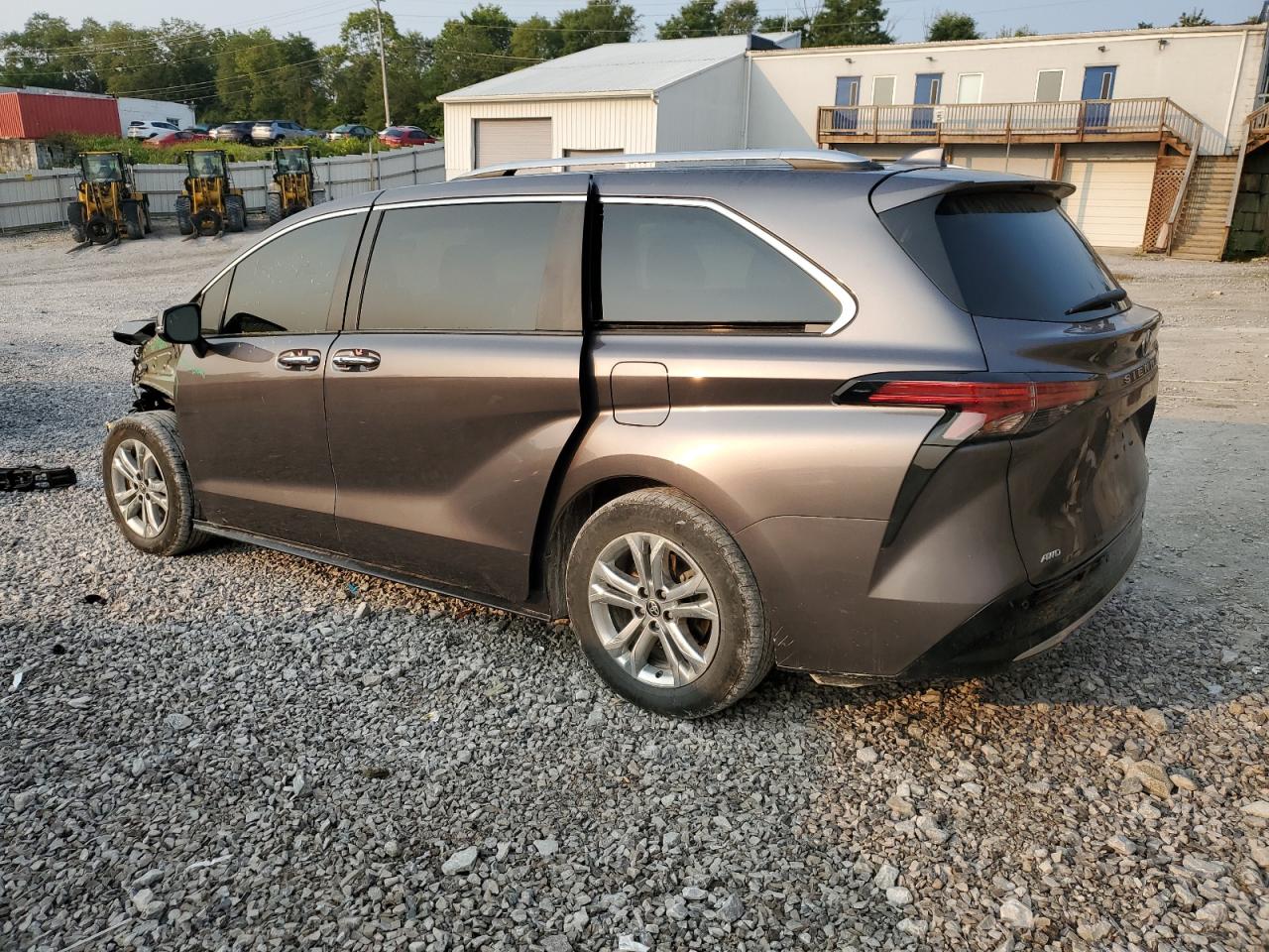 TOYOTA SIENNA LIMITED