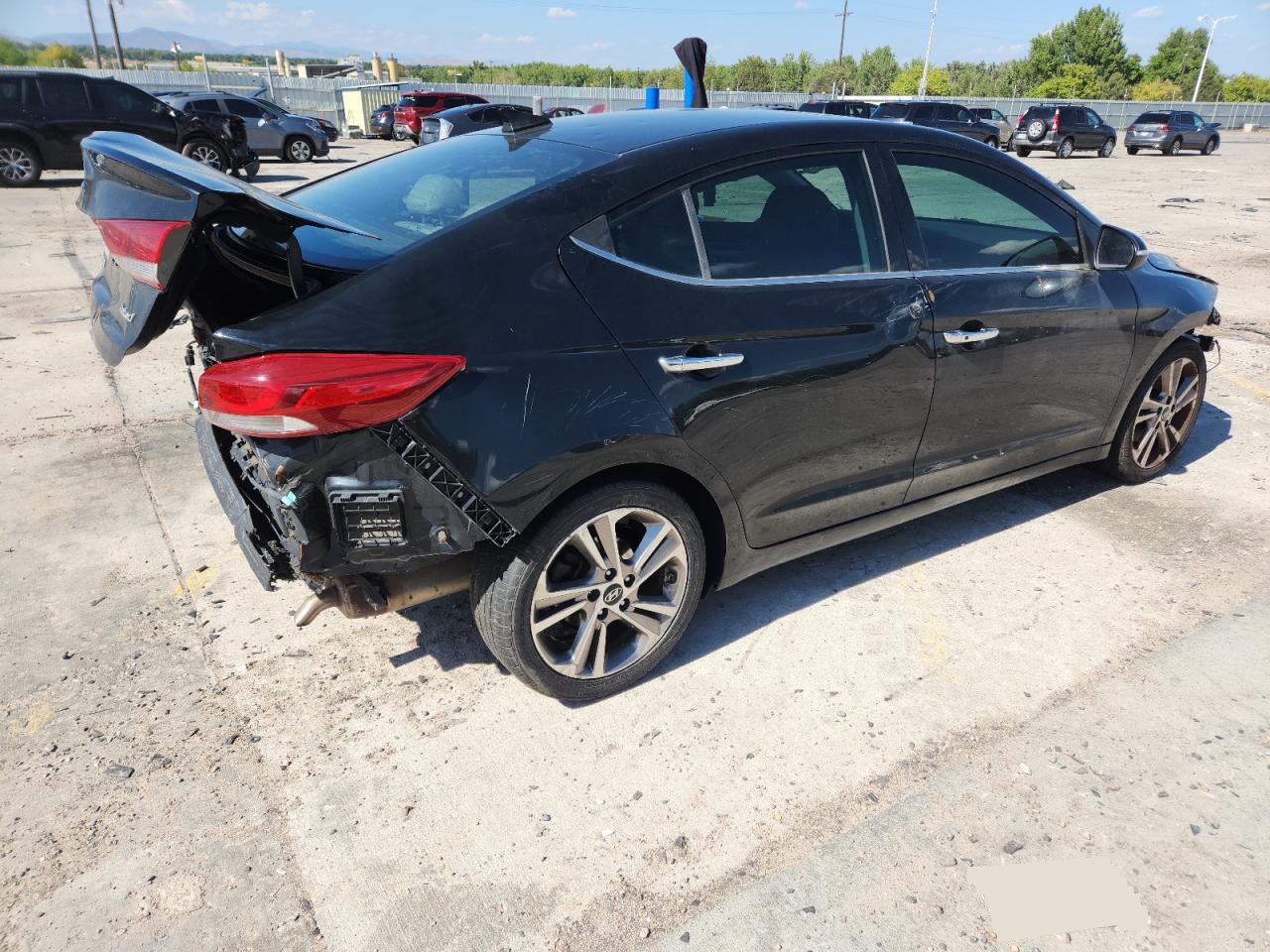 HYUNDAI ELANTRA SE
