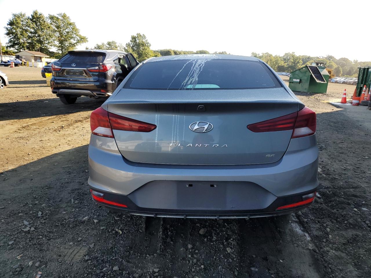 HYUNDAI ELANTRA SE