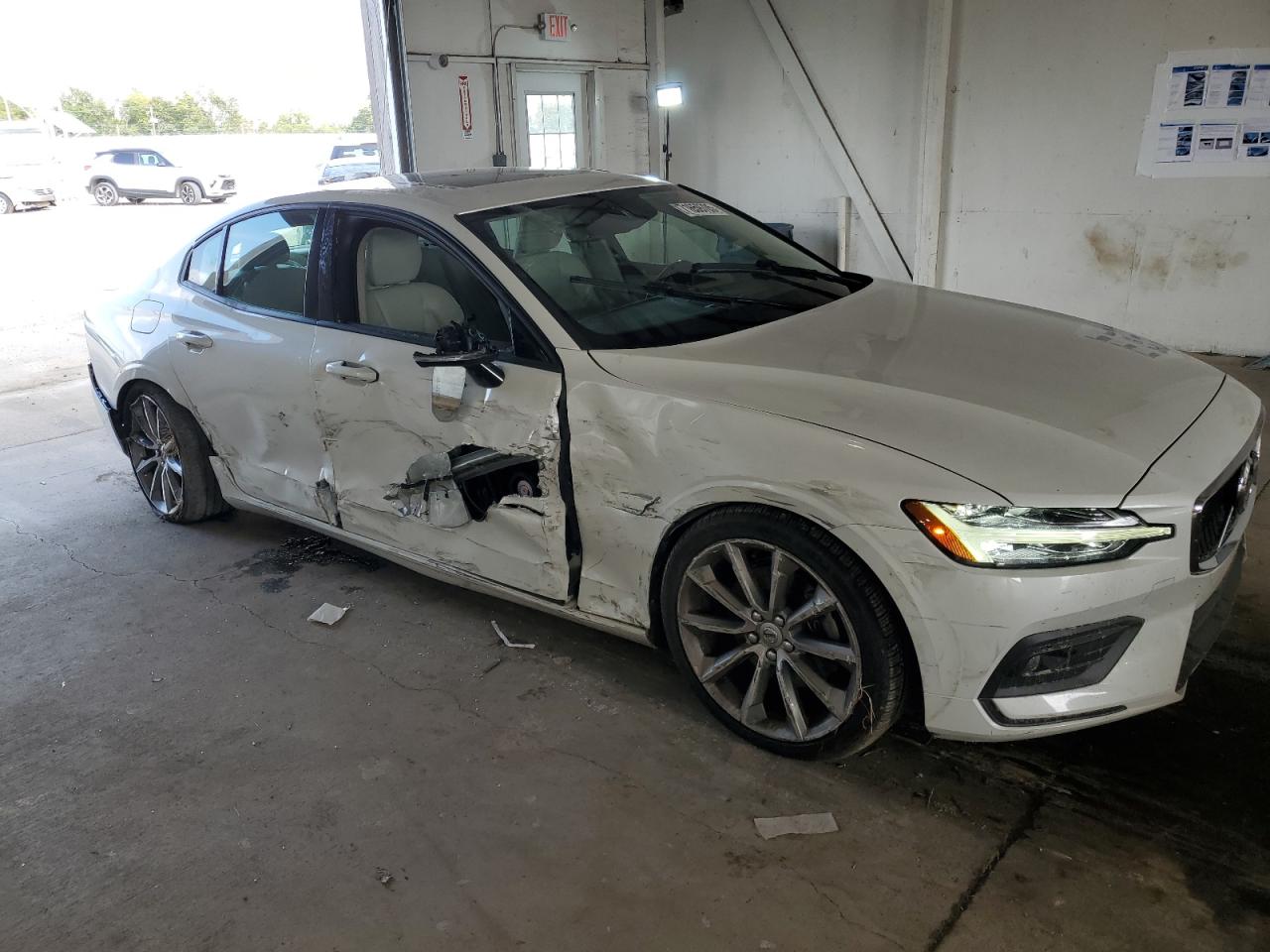 VOLVO S60 T5 MOMENTUM