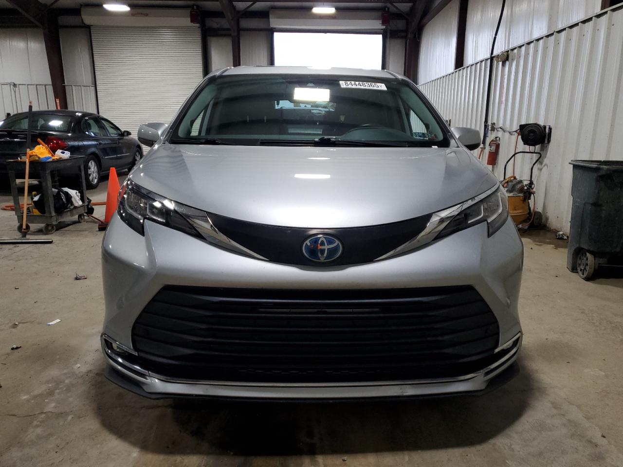 Lot #3311722229 2021 TOYOTA SIENNA XLE