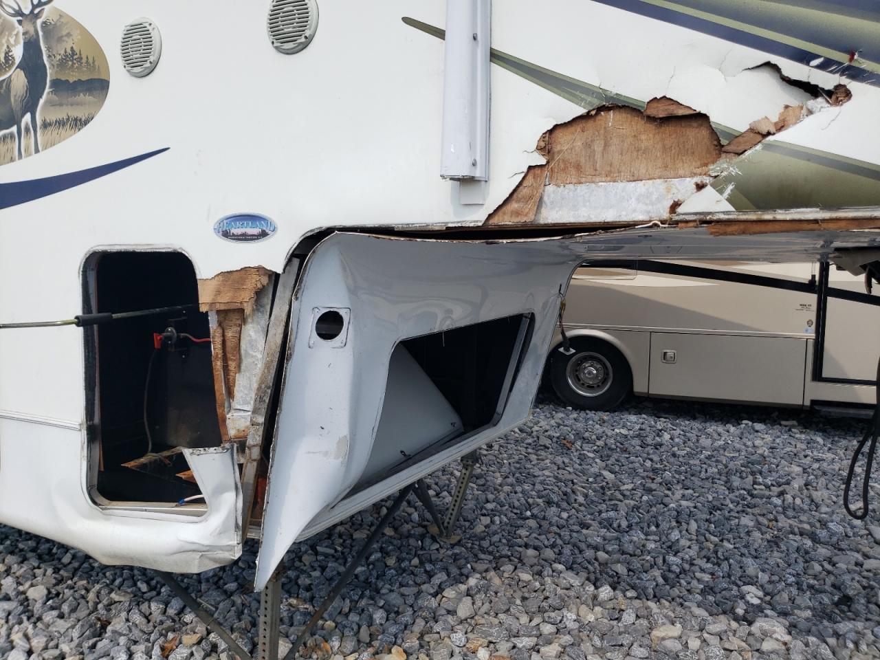 Lot #3265260999 2011 ELK 37ULTA