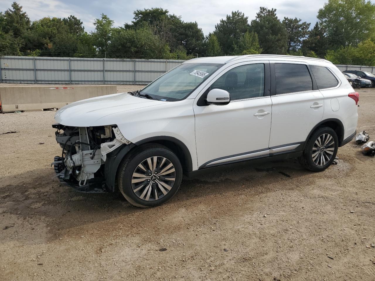 MITSUBISHI OUTLANDER SE