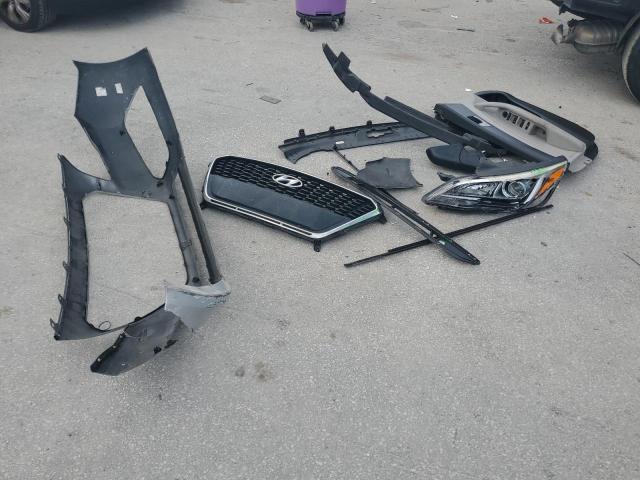 2017 HYUNDAI SONATA HYB KMHE24L13HA054616