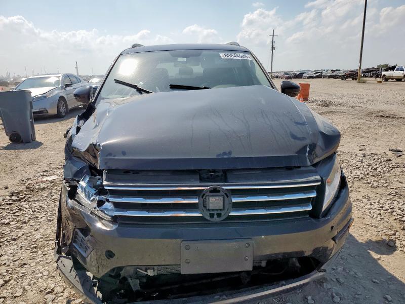 2018 VOLKSWAGEN TIGUAN SE - 3VV3B7AX7JM019074