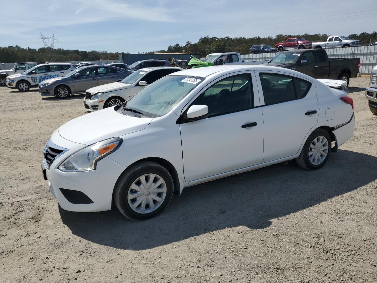 NISSAN VERSA S