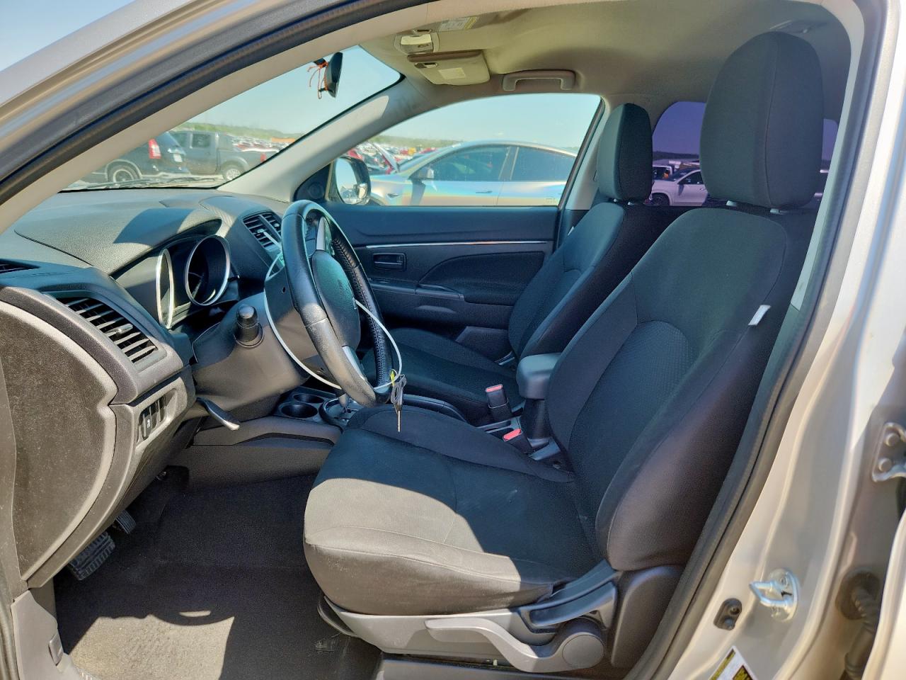 MITSUBISHI OUTLANDER ES