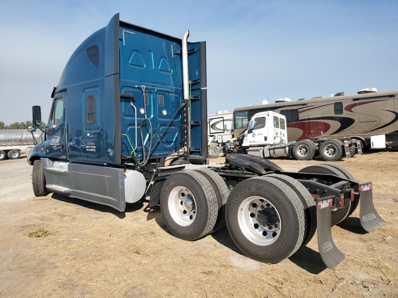 Lot #3276498085 2017 FREIGHTLINER CASCADIA 1
