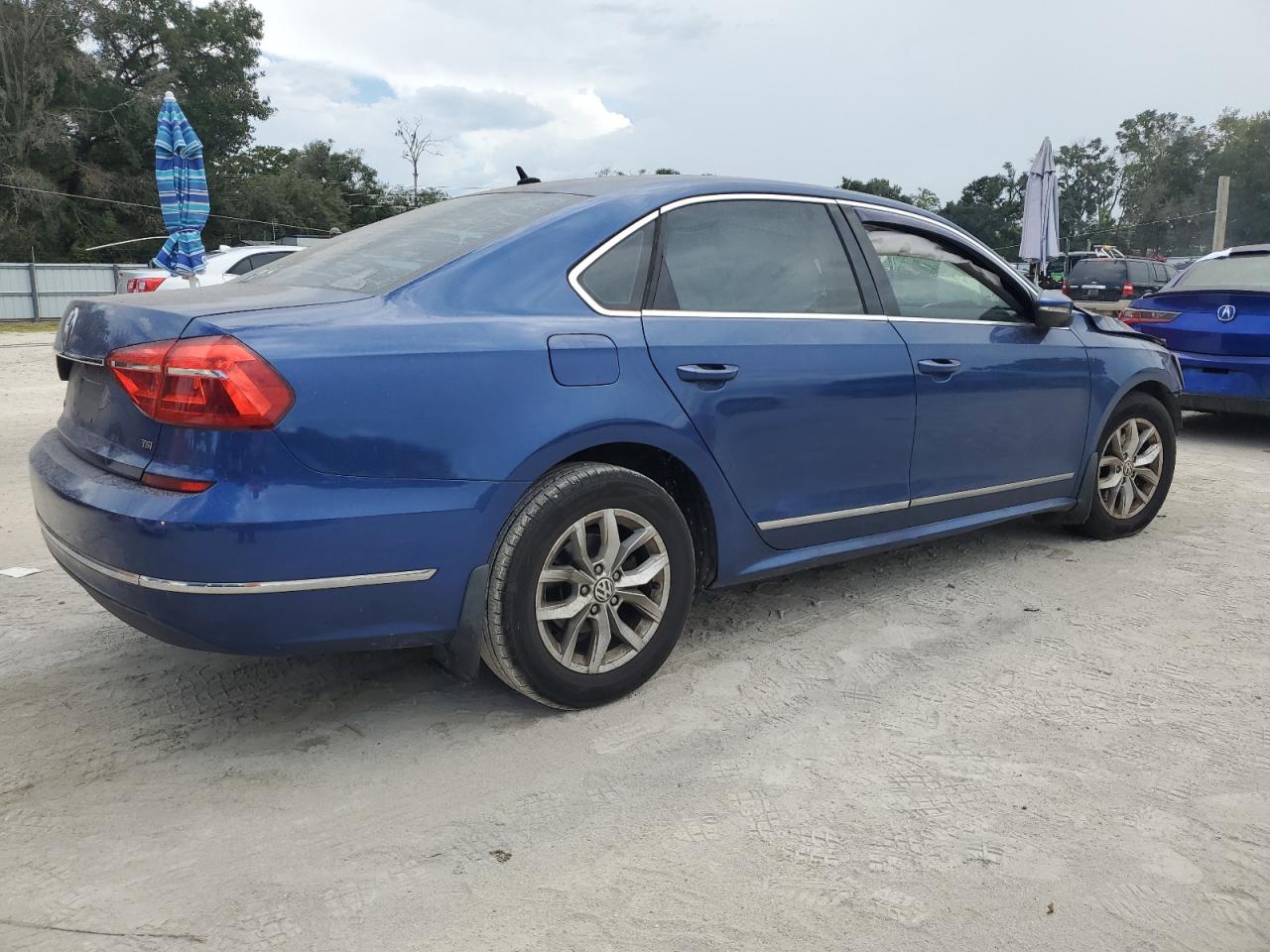 VOLKSWAGEN PASSAT S
