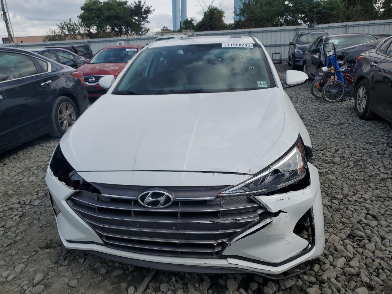 HYUNDAI ELANTRA SEL