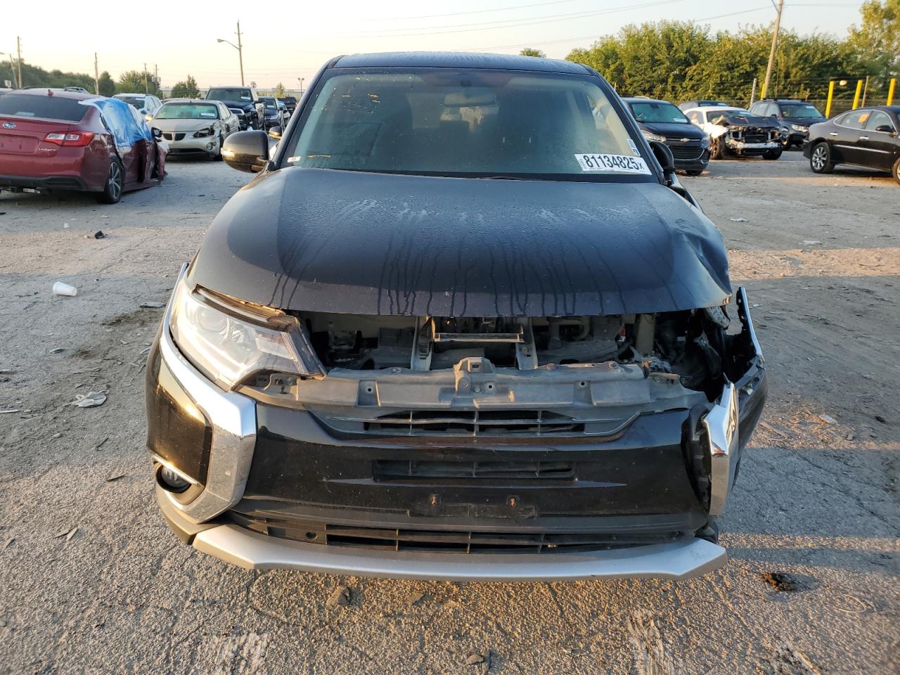 MITSUBISHI OUTLANDER SE