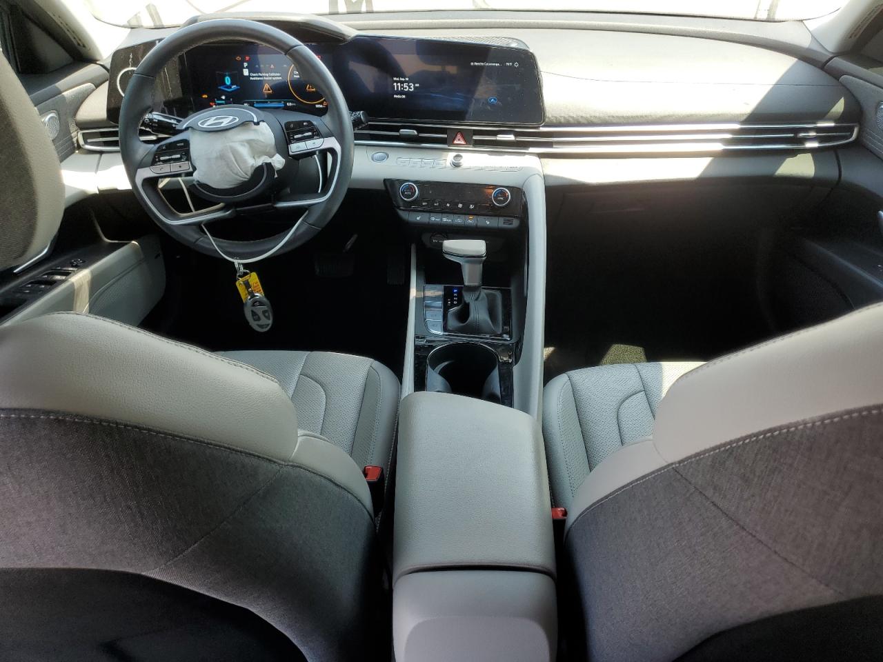 HYUNDAI ELANTRA LIMITED