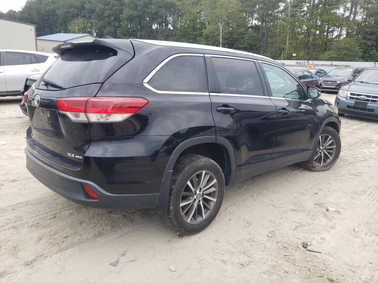 TOYOTA HIGHLANDER SE