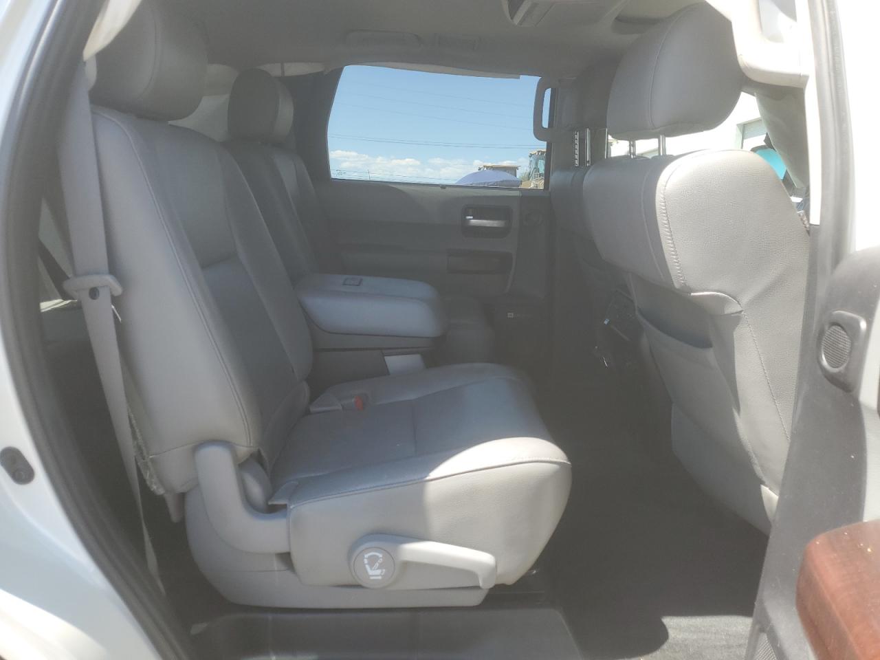 TOYOTA SEQUOIA PLATINUM