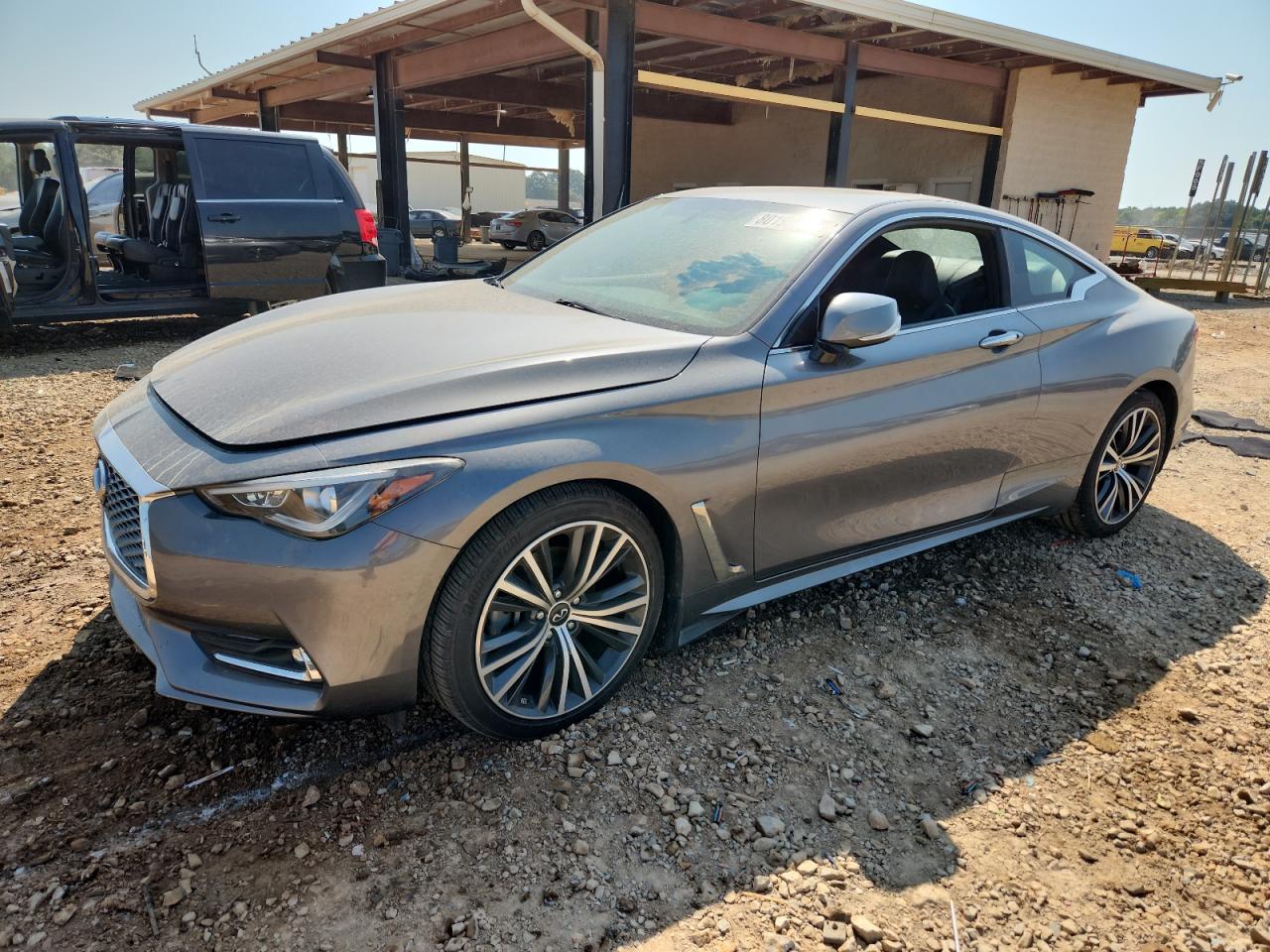 INFINITI Q60 LUXE 300