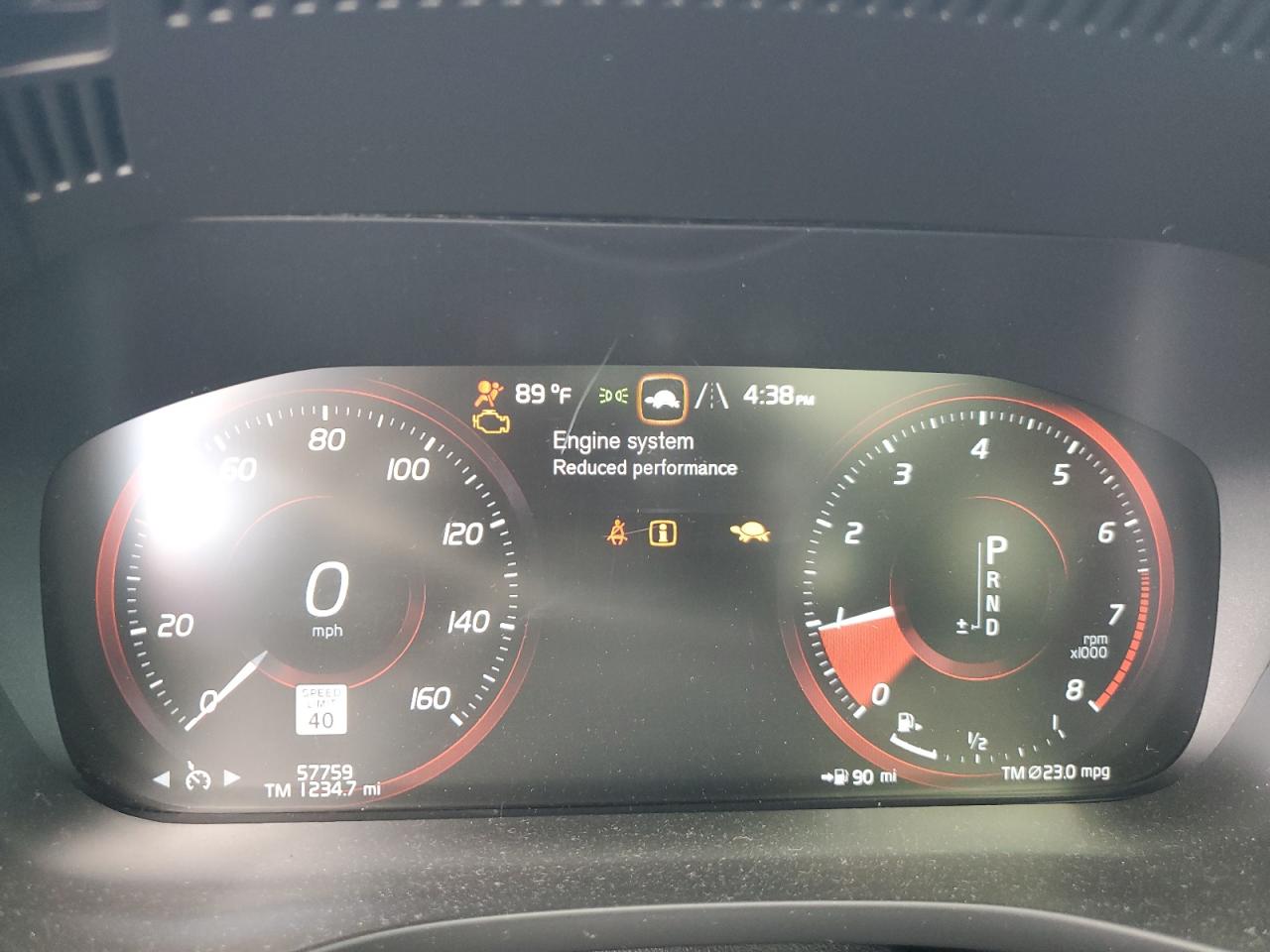 VOLVO XC60 T6 MOMENTUM