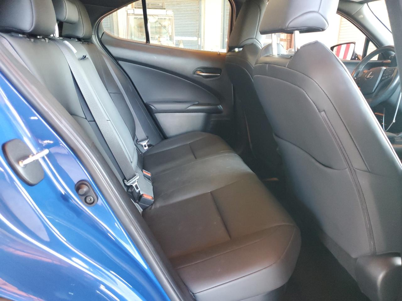 LEXUS UX 250H BASE