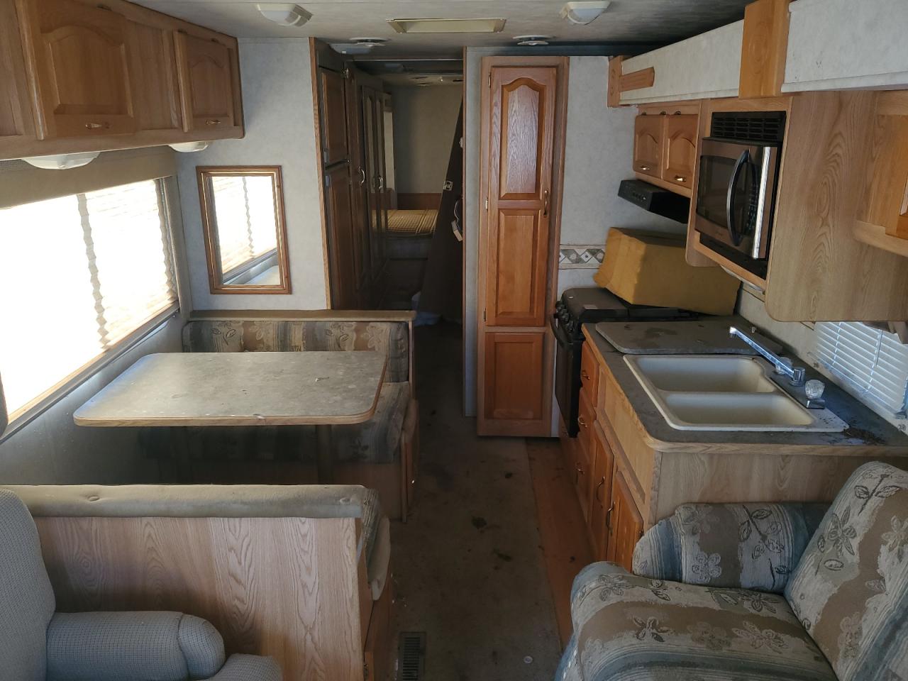 Lot #3246121113 2000 WORKHORSE CUSTOM CHASSIS MOTORHOME