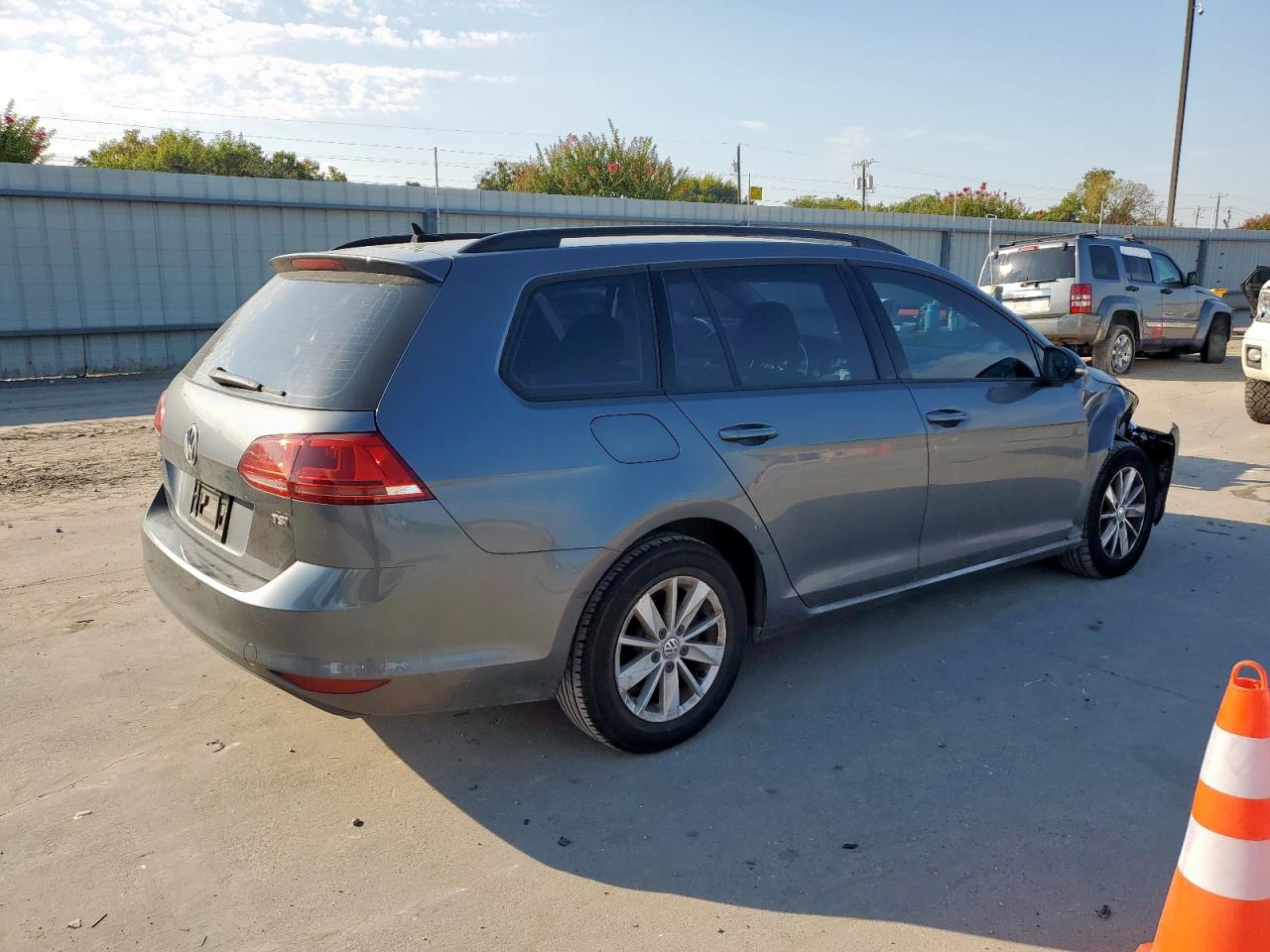 VOLKSWAGEN GOLF SPORTSVAN S