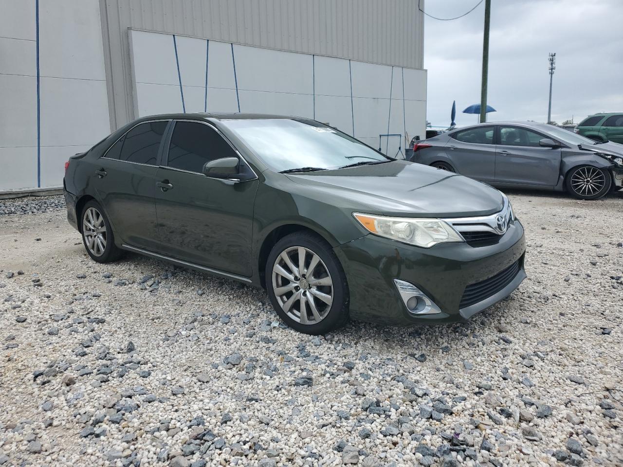 TOYOTA CAMRY BASE