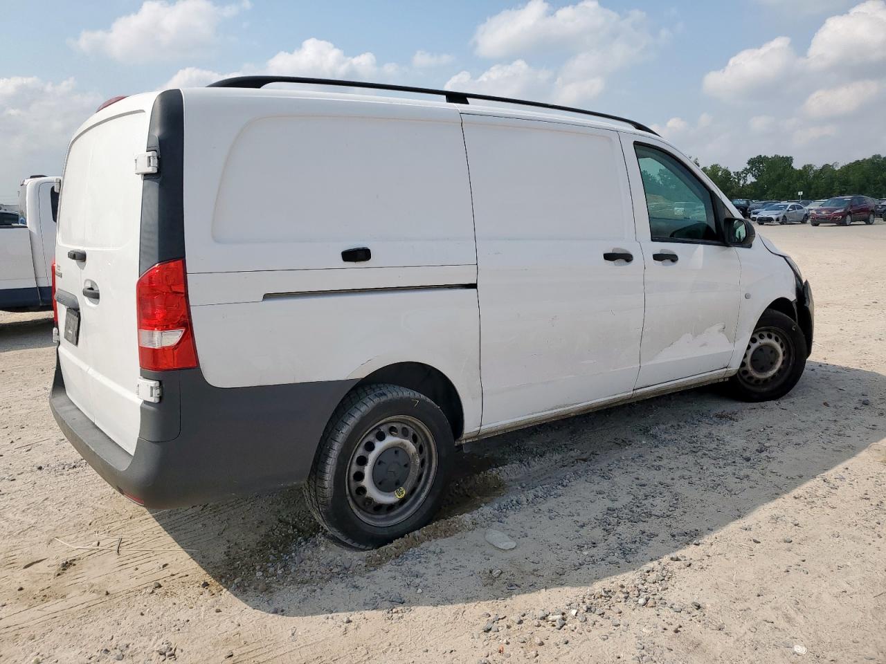 MERCEDES-BENZ METRIS