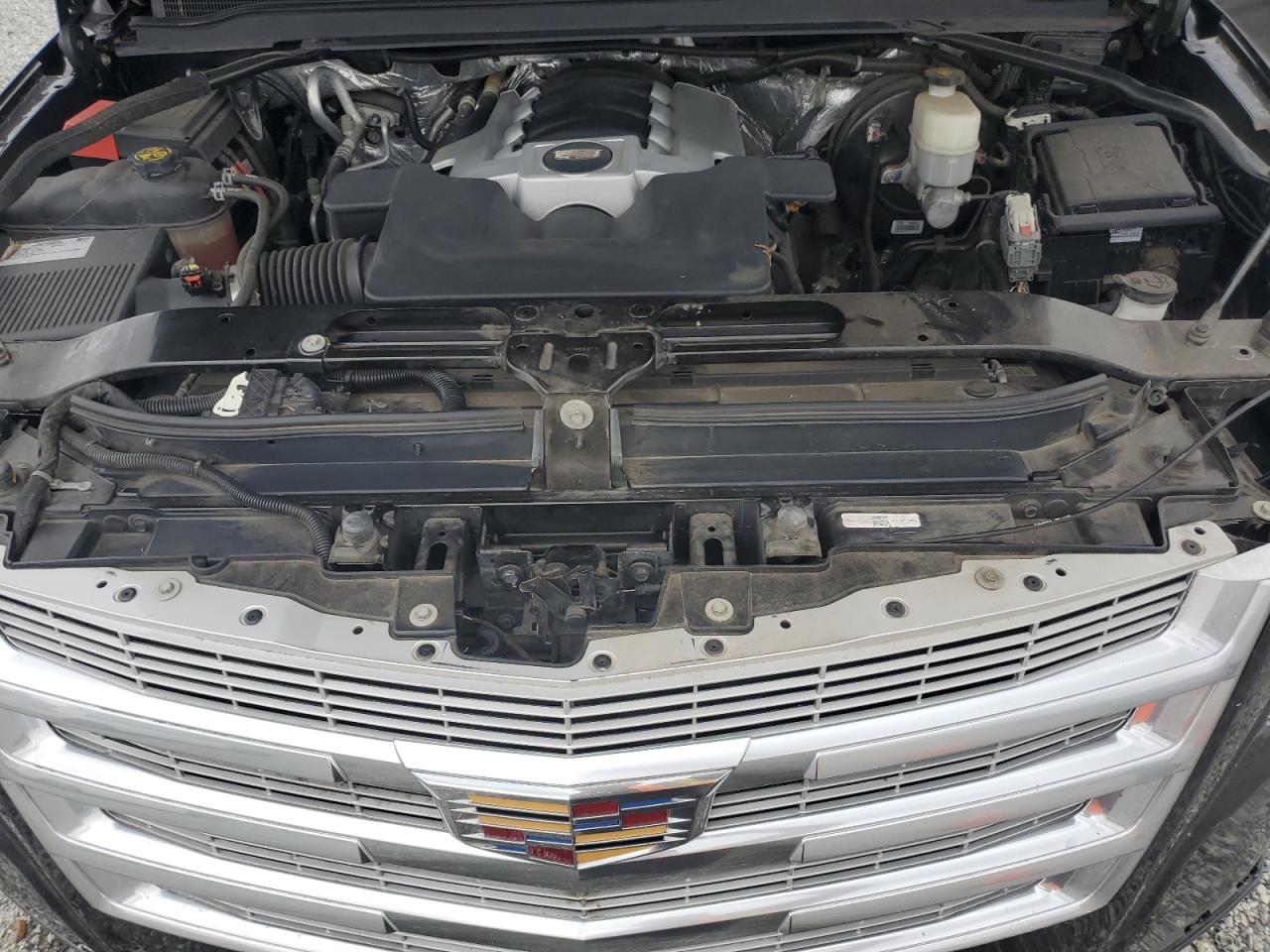 CADILLAC ESCALADE ESV PREMIUM LUXURY