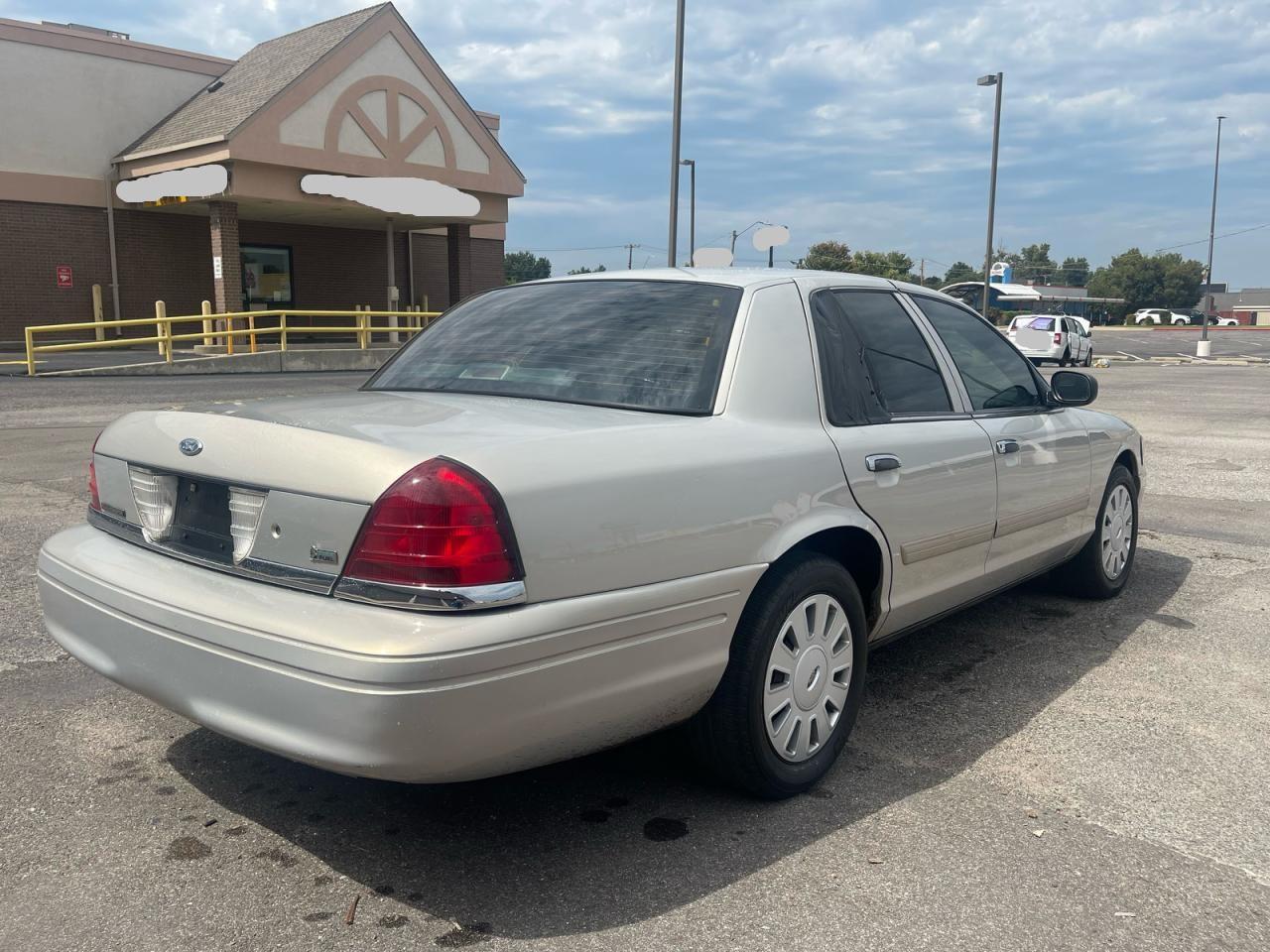 FORD CROWN VICTORIA POLICE INTERCEPTOR