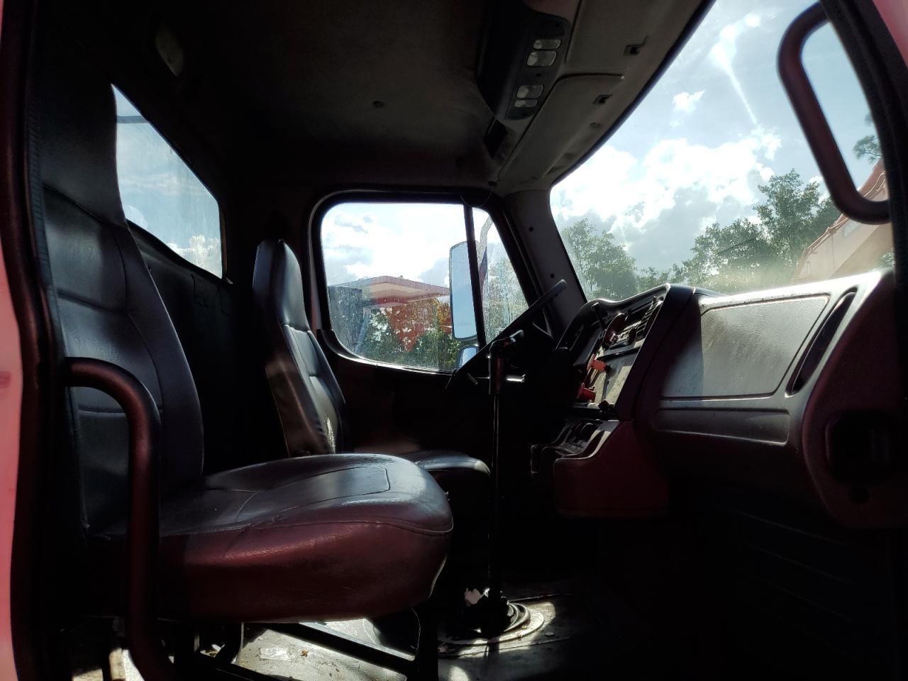 Lot #3241597446 2009 FREIGHTLINER M2 112 MED