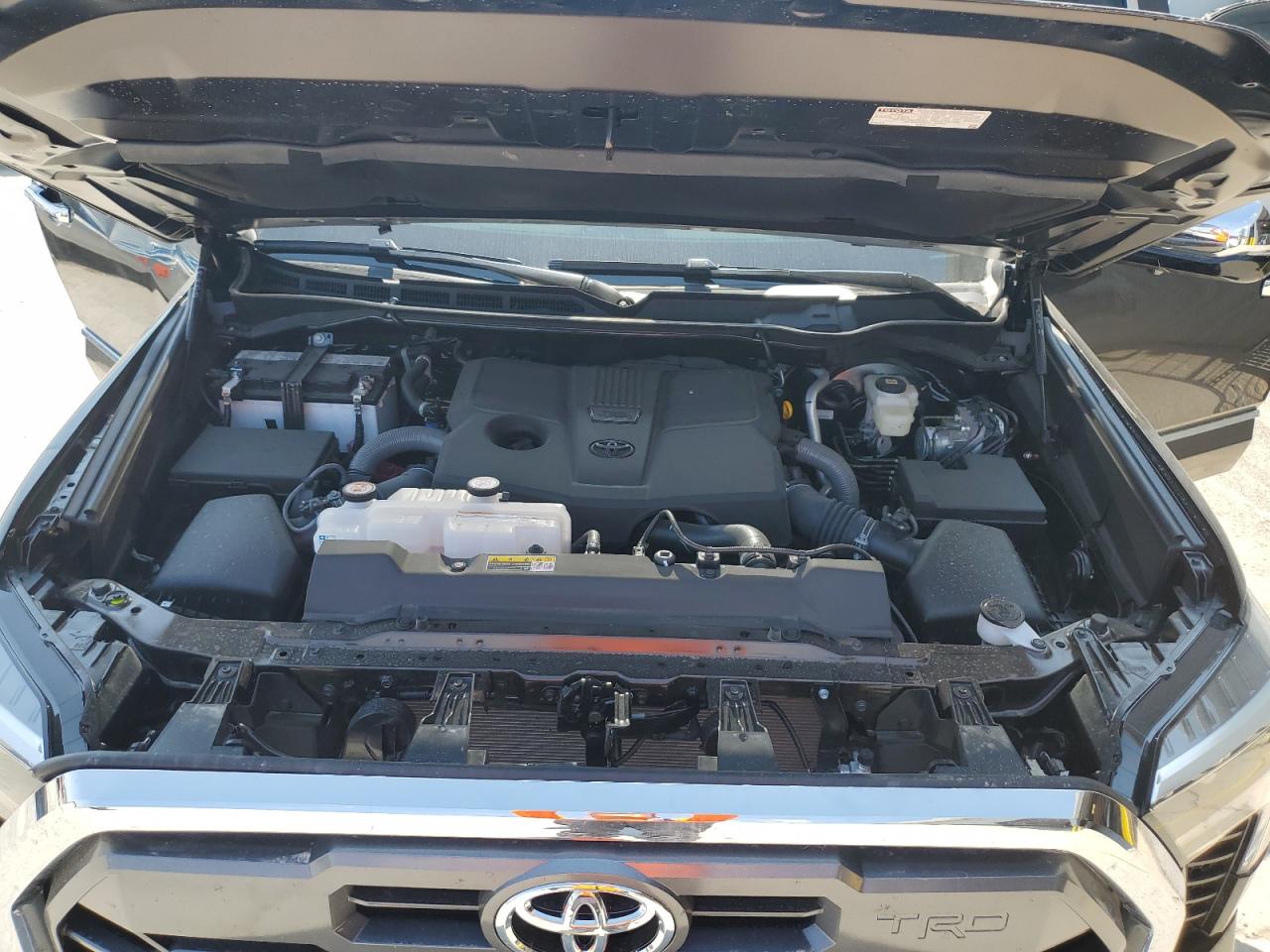 TOYOTA TUNDRA CREWMAX PLATINUM