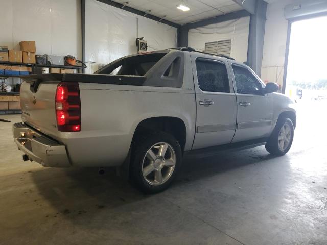 2011 CHEVROLET AVALANCHE - 3GNMCEE03BG111100