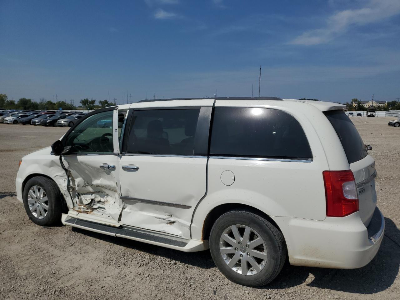 CHRYSLER TOWN & COUNTRY TOURING L